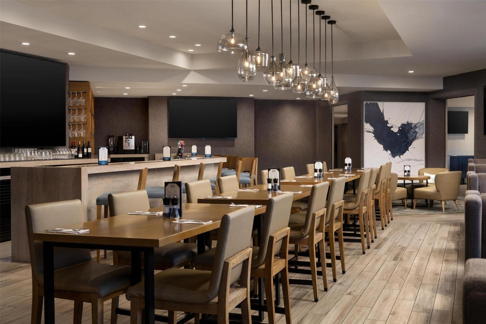 Doubletree By Hilton West Kelowna Exterior foto