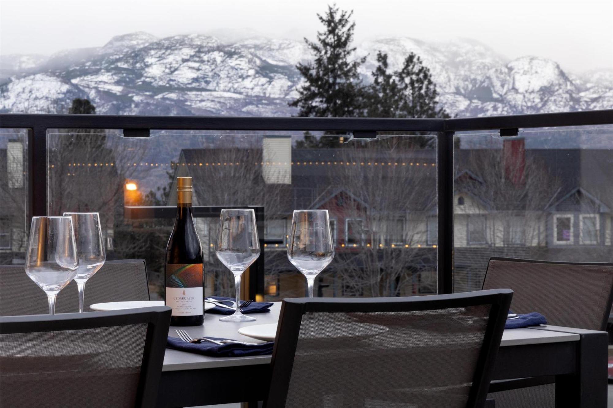 Doubletree By Hilton West Kelowna Exterior foto