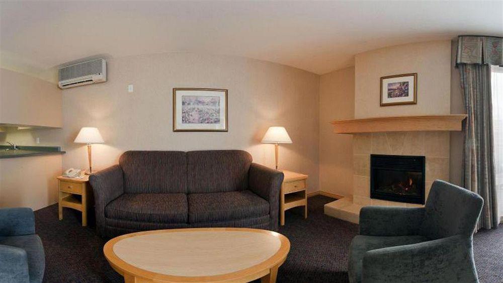 Doubletree By Hilton West Kelowna Exterior foto